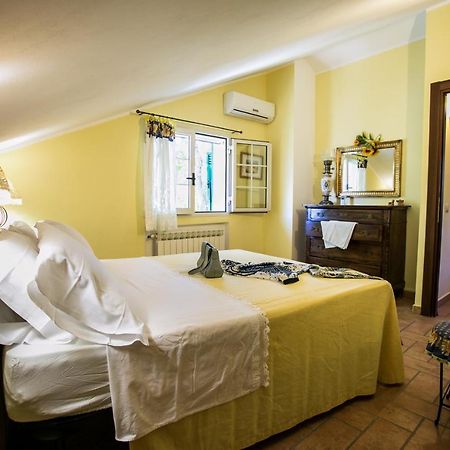 Le Raganelle Hotel Oneglia Eksteriør billede