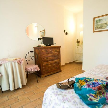 Le Raganelle Hotel Oneglia Eksteriør billede