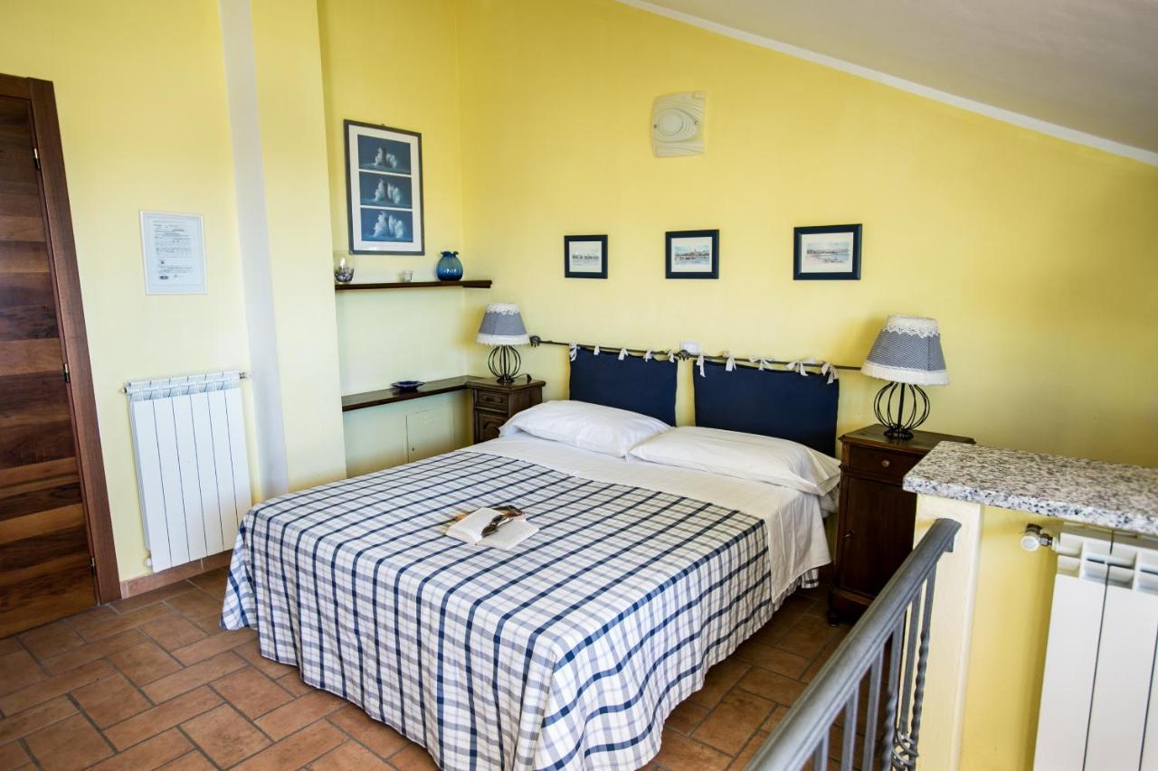 Le Raganelle Hotel Oneglia Eksteriør billede
