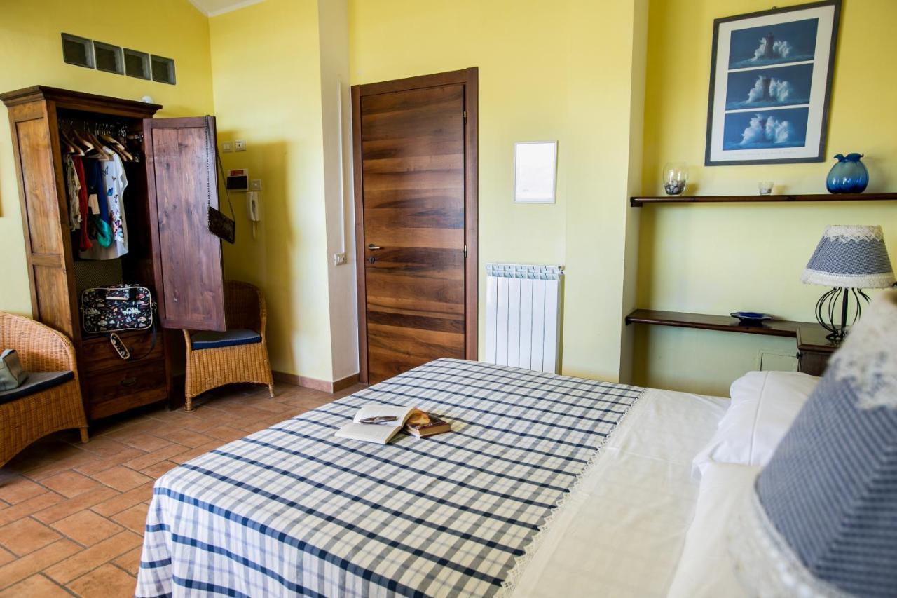 Le Raganelle Hotel Oneglia Eksteriør billede