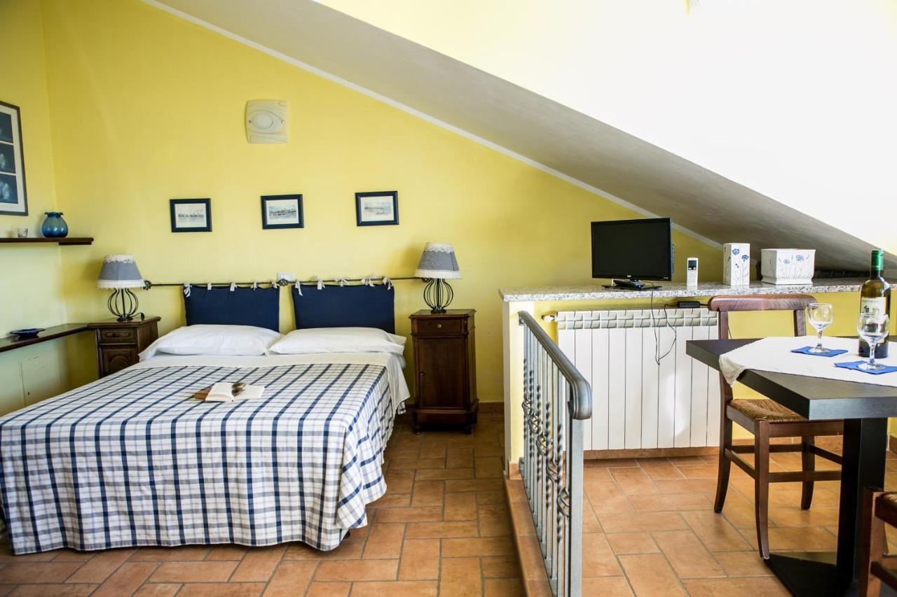 Le Raganelle Hotel Oneglia Eksteriør billede