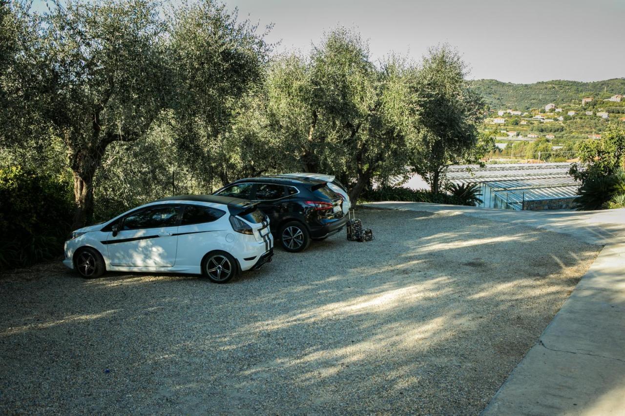 Le Raganelle Hotel Oneglia Eksteriør billede